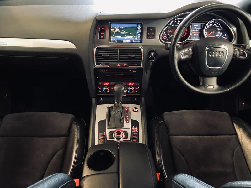 View AUDI Q7 3.0 TDI V6 S line