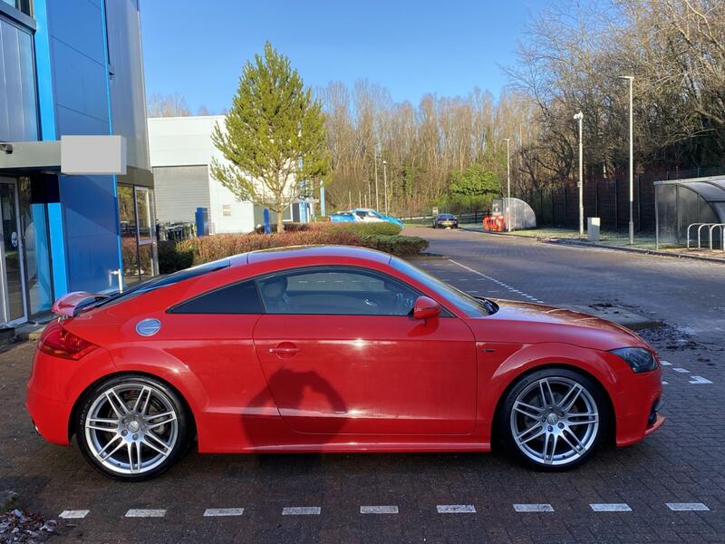 AUDI TT