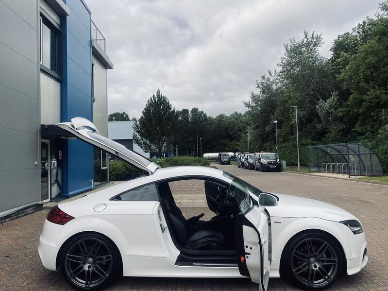 AUDI TT
