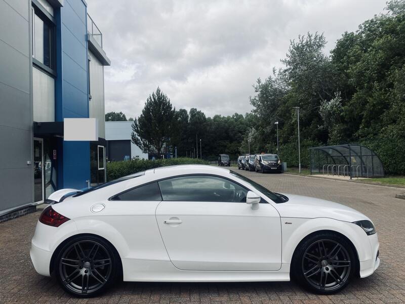 AUDI TT