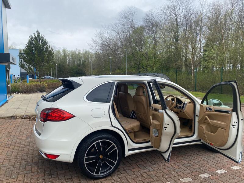 PORSCHE CAYENNE