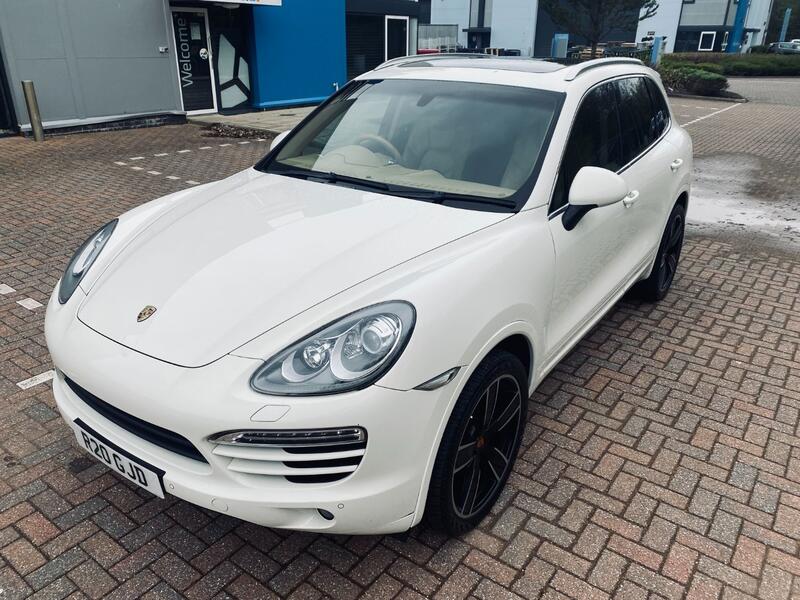 PORSCHE CAYENNE