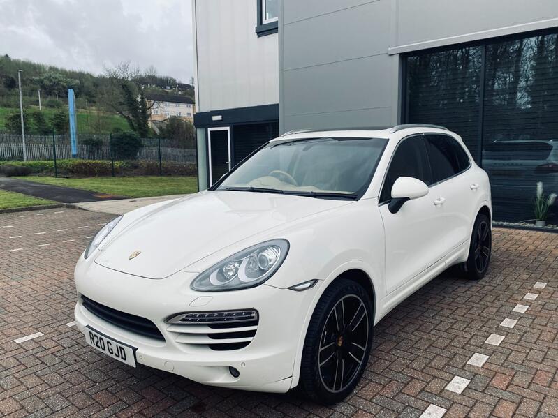 PORSCHE CAYENNE