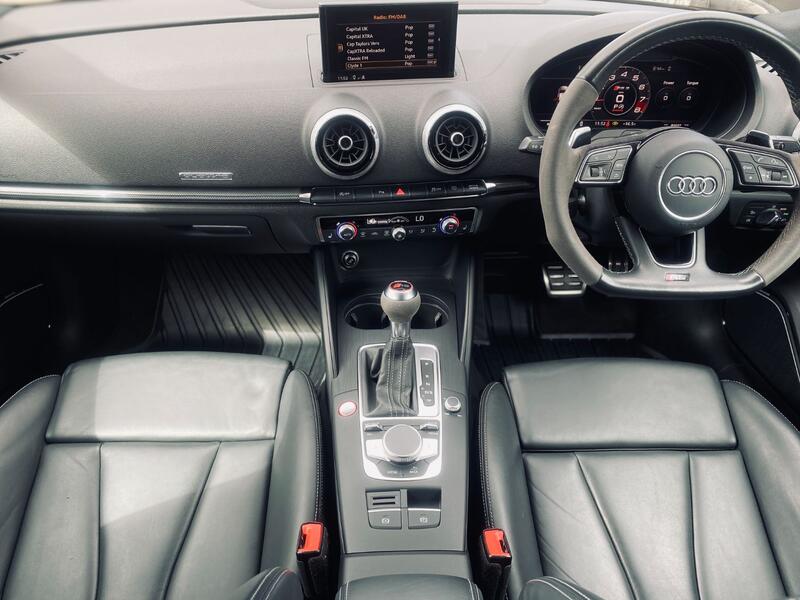 View AUDI RS3 2.5 TFSI