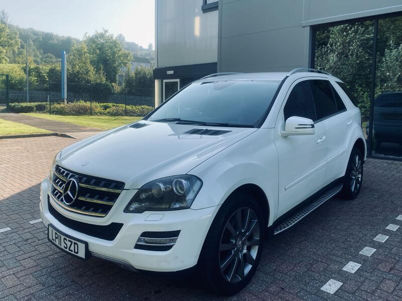View MERCEDES-BENZ M CLASS 3.0 ML350 CDI V6 BlueEfficiency Grand Edition