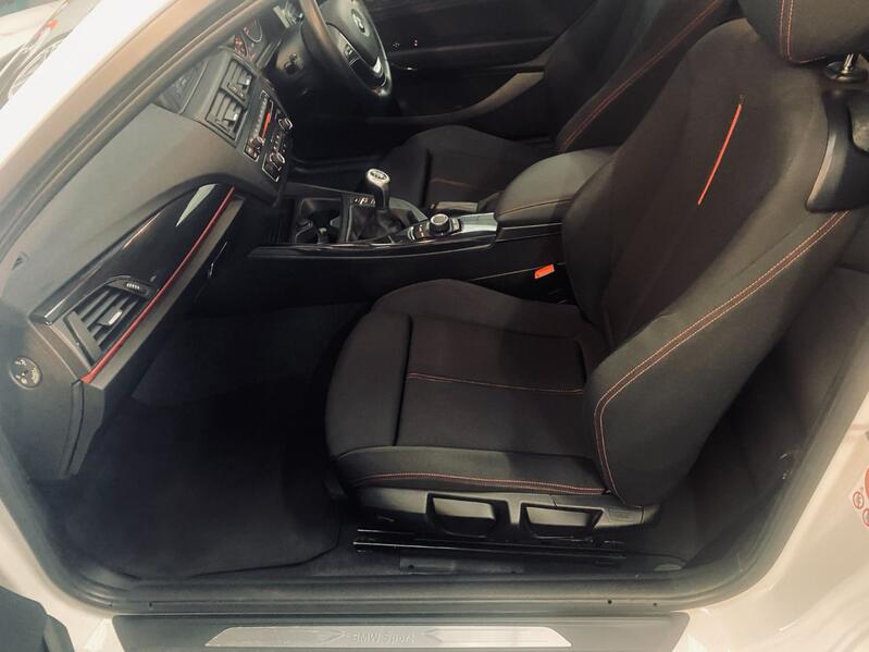 BMW 1 SERIES