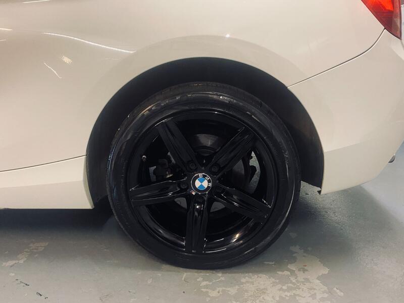 BMW 1 SERIES