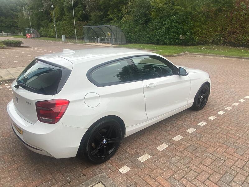 BMW 1 SERIES