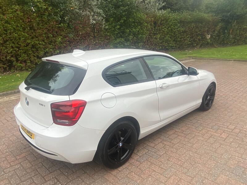 BMW 1 SERIES