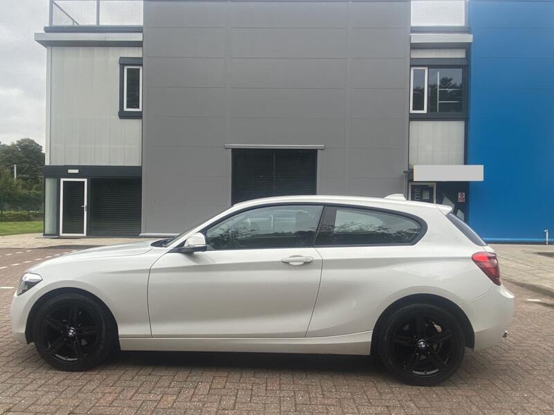 BMW 1 SERIES