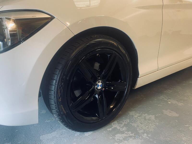 BMW 1 SERIES