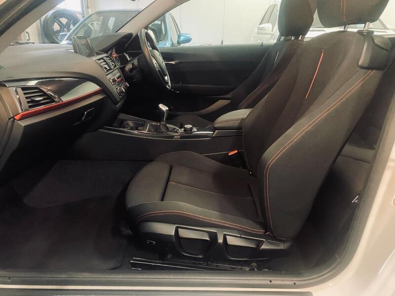 BMW 1 SERIES