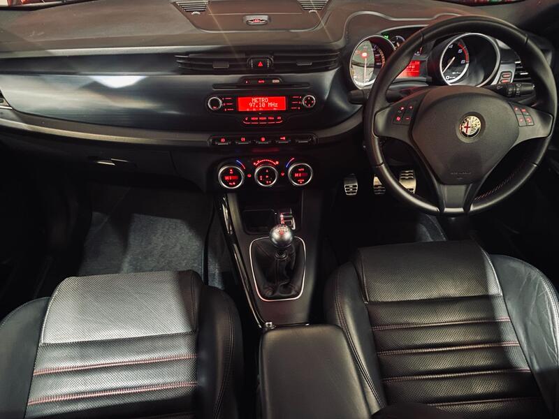 View ALFA ROMEO GIULIETTA 2.0 JTDM-2 Sportiva