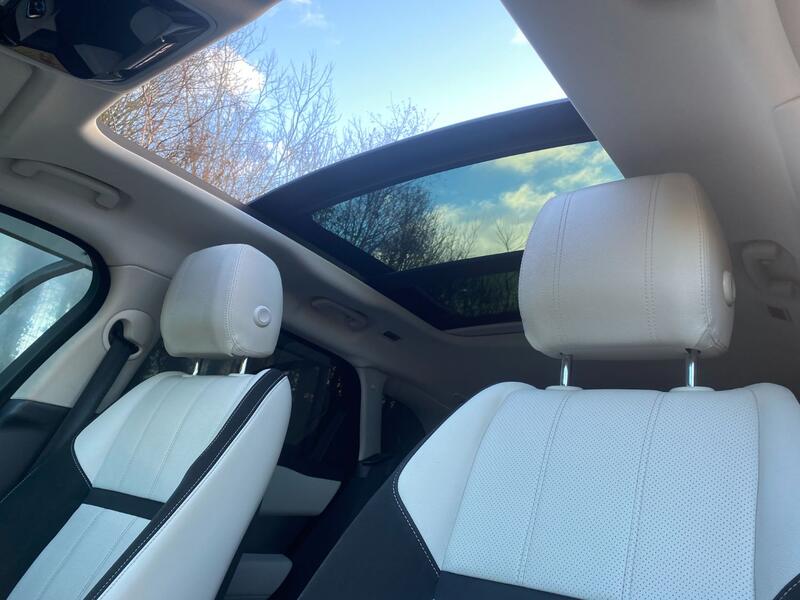 View LAND ROVER RANGE ROVER VELAR 2.0 D240 SE Auto 4WD 