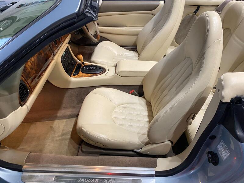 JAGUAR XK8