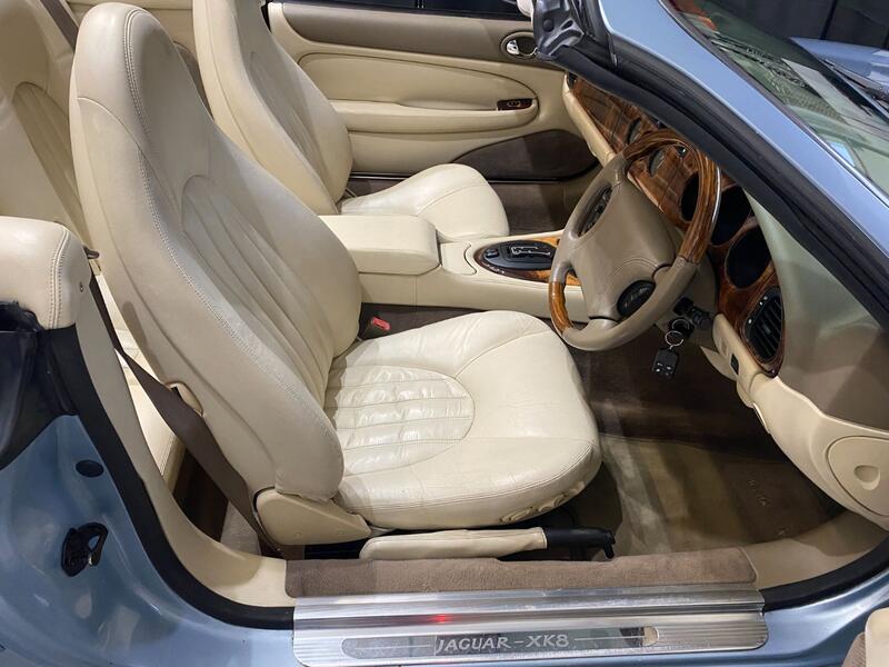 JAGUAR XK8