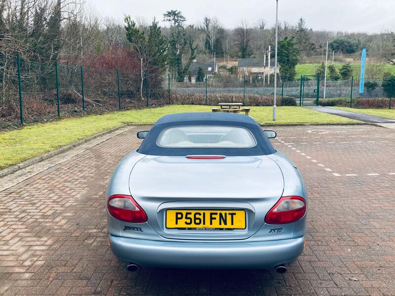 JAGUAR XK8