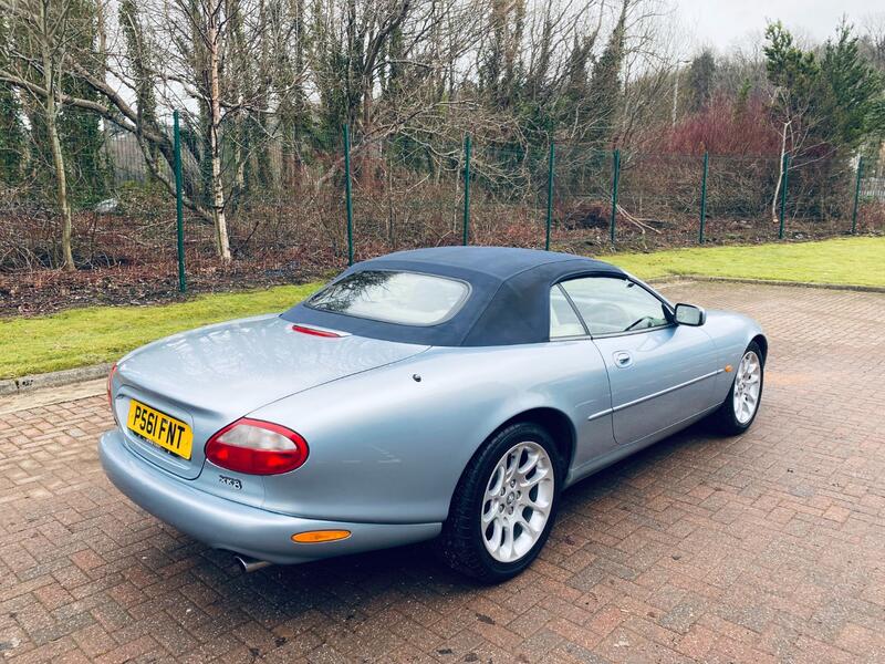 JAGUAR XK8