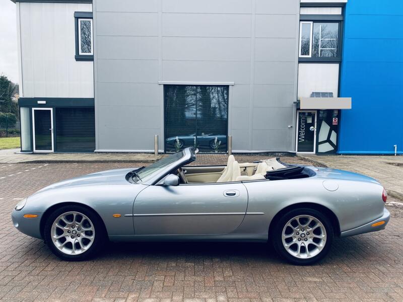 JAGUAR XK8