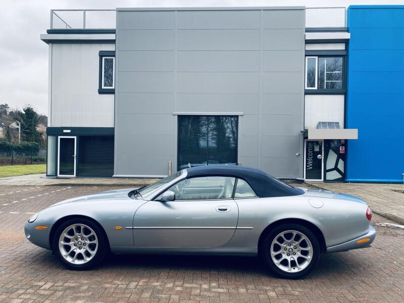 JAGUAR XK8