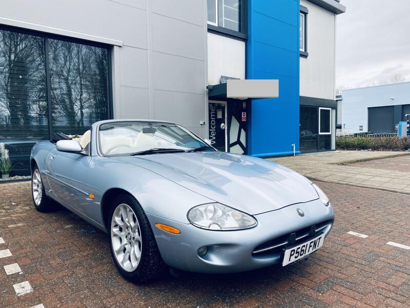 JAGUAR XK8