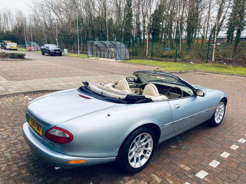 JAGUAR XK8