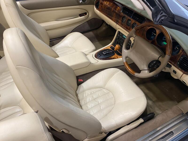 JAGUAR XK8