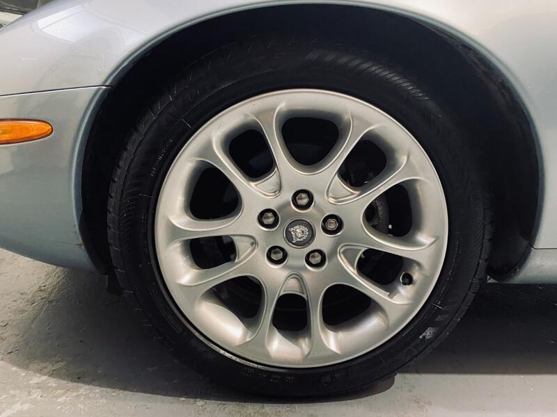 JAGUAR XK8