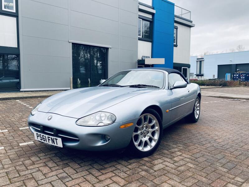 JAGUAR XK8