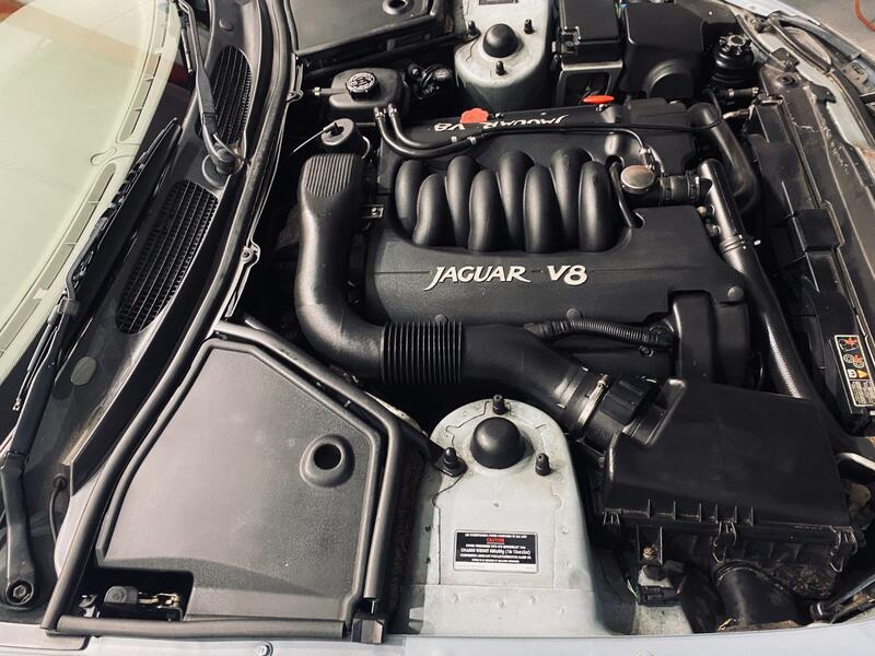 JAGUAR XK8