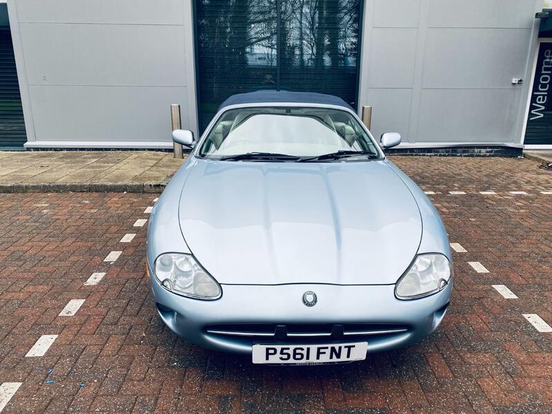 JAGUAR XK8