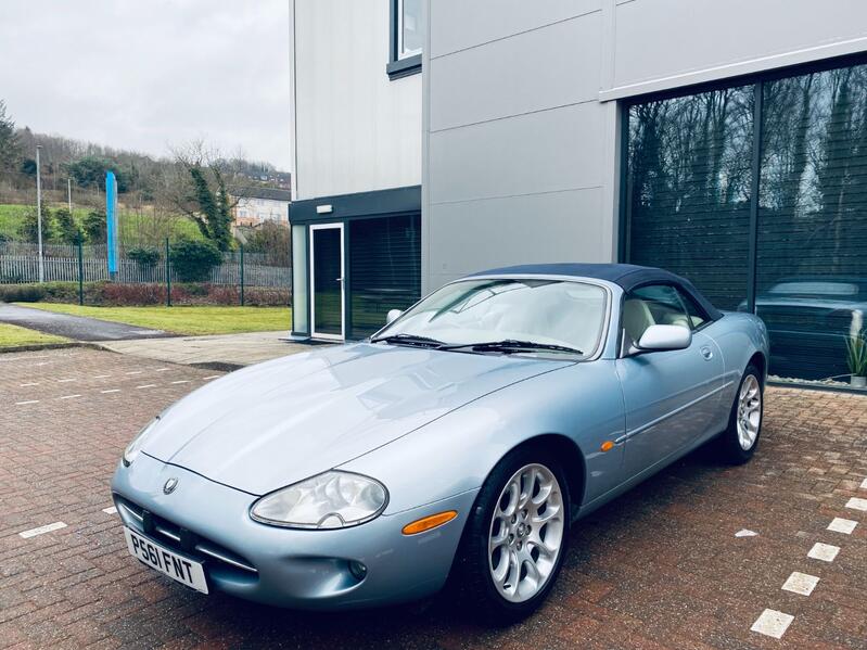 JAGUAR XK8