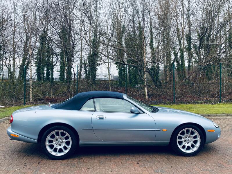 JAGUAR XK8