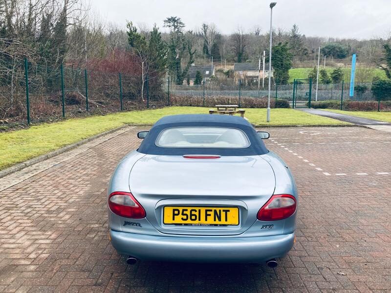 JAGUAR XK8