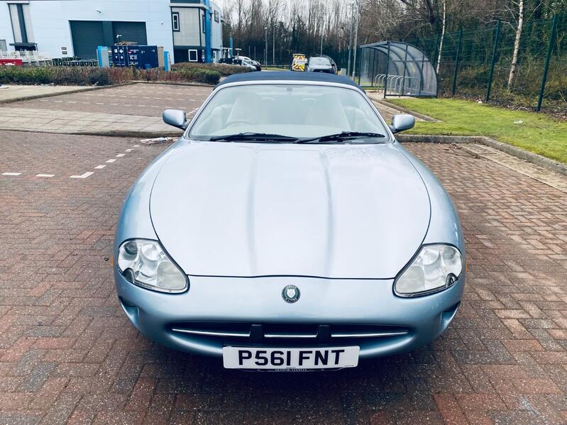 JAGUAR XK8