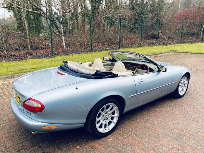 JAGUAR XK8