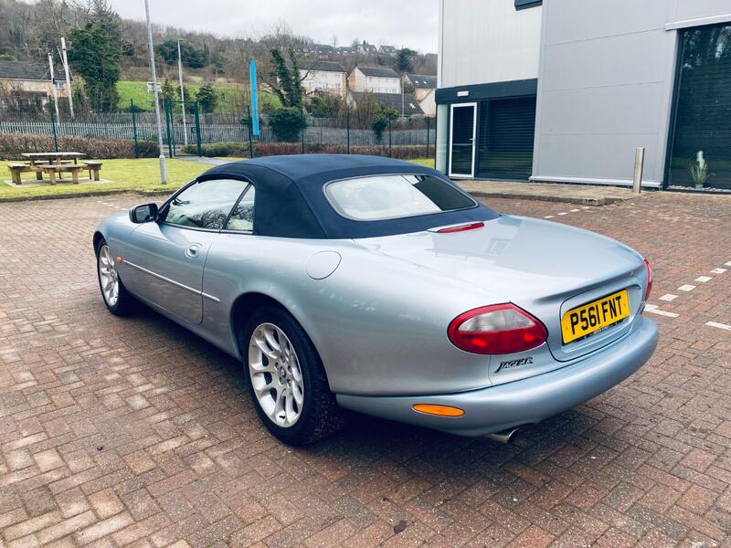 JAGUAR XK8
