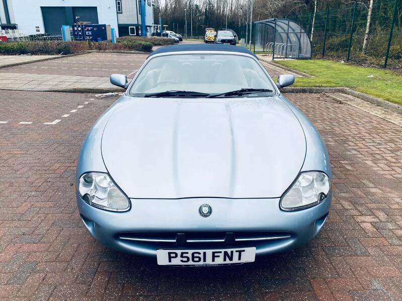 JAGUAR XK8