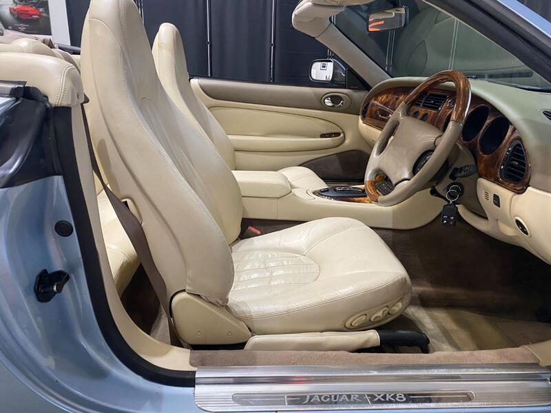 JAGUAR XK8