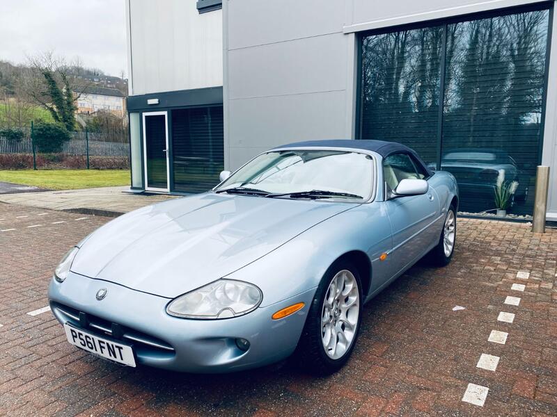 JAGUAR XK8