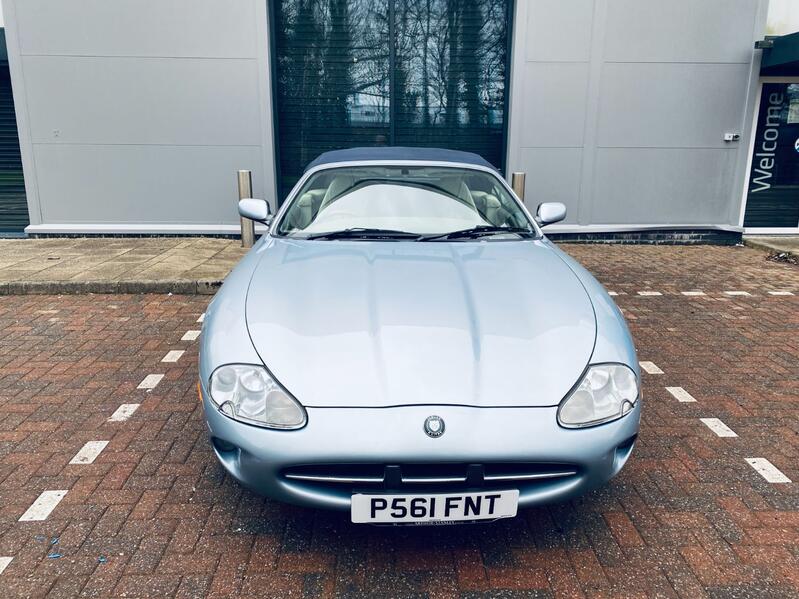 JAGUAR XK8