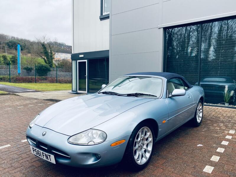 JAGUAR XK8 4.0 CONVERTIBLE