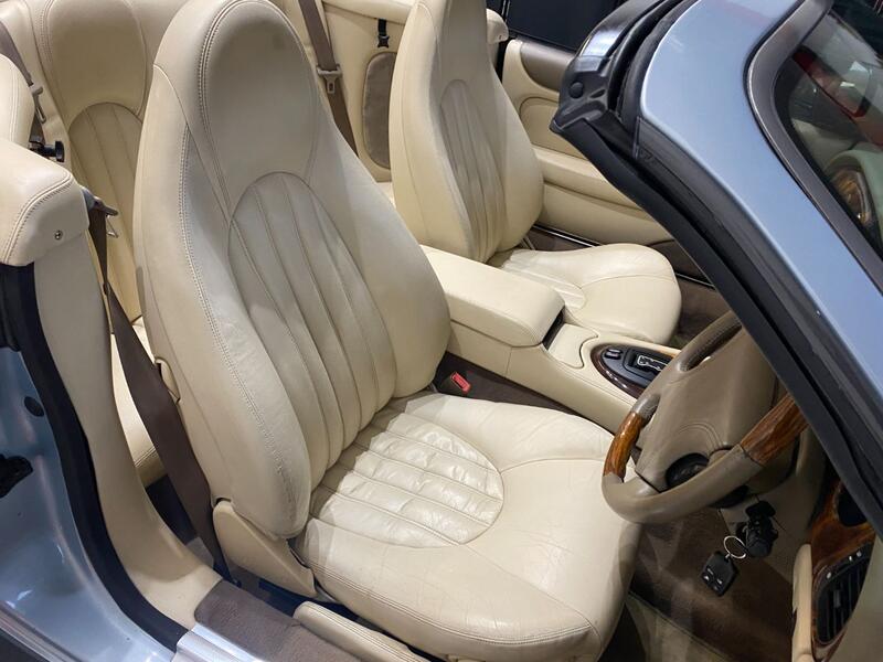 JAGUAR XK8