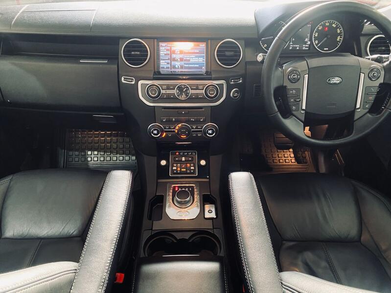 View LAND ROVER DISCOVERY 4 3.0 SD V6 HSE