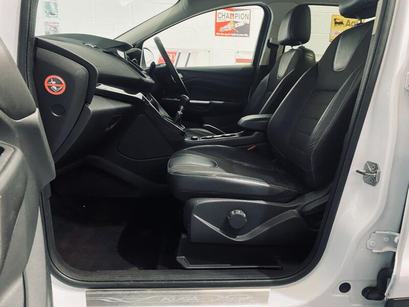 FORD KUGA