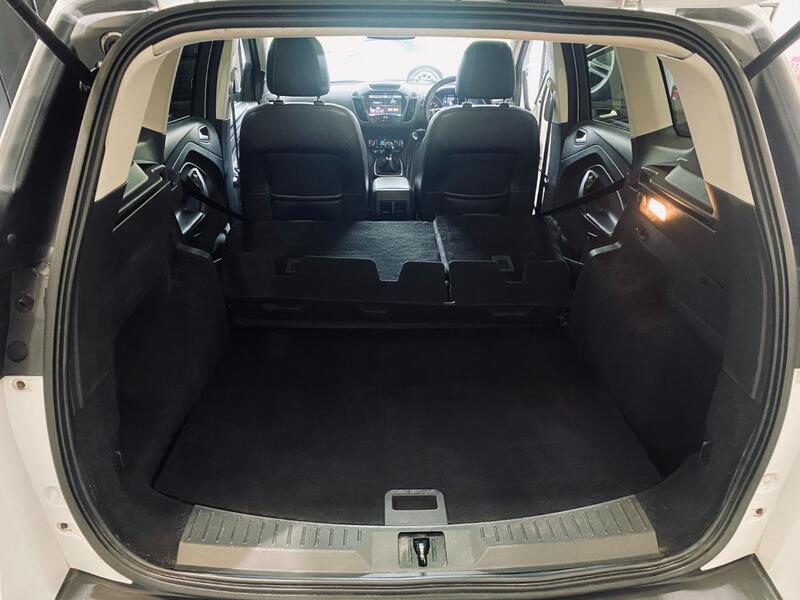 FORD KUGA
