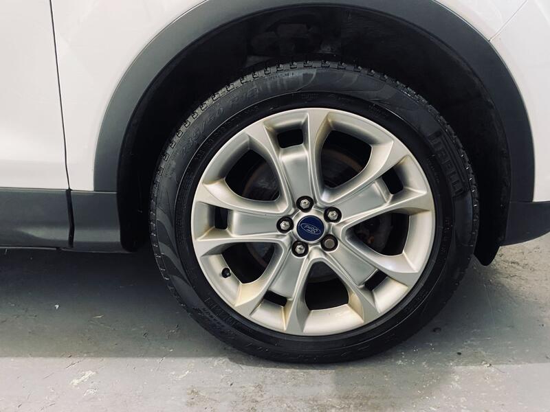 FORD KUGA