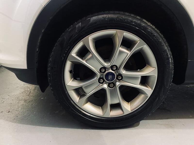 FORD KUGA