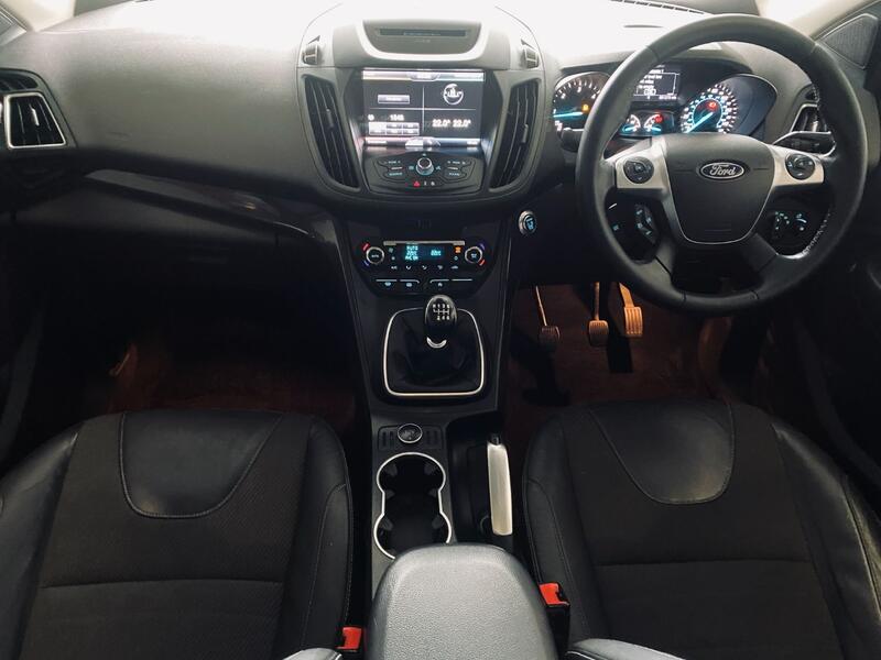 View FORD KUGA 2.0 TDCi Titanium