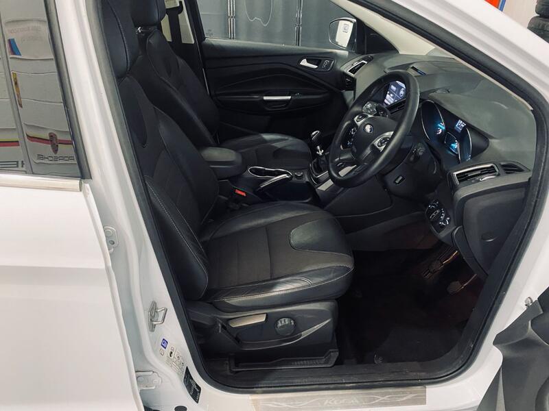 FORD KUGA
